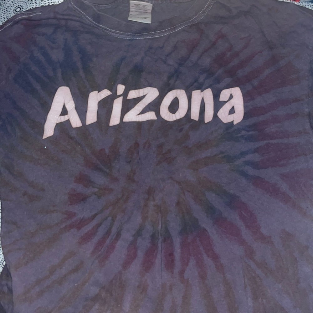 black tye dye arizona shirt.